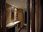 Afrikai stílusú fürdőszoba a Wellness és Konferencia Hotel Bambarában Felsőtárkányon